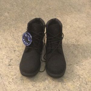 Black timberlands never worn!!